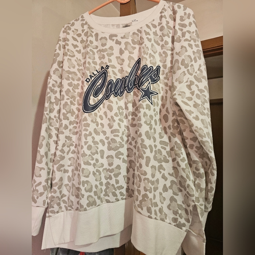 GameDay Cowboys sweatshirt from Fanatics!
